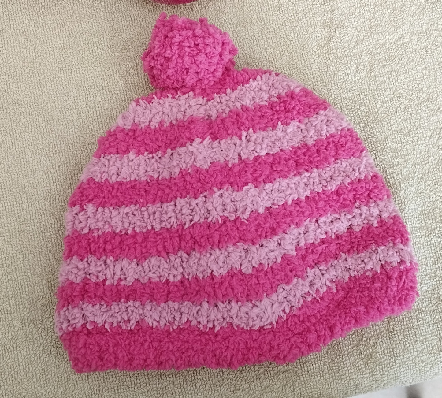Ensemble Bonnet+Echarpe+Mouffles 9 mois